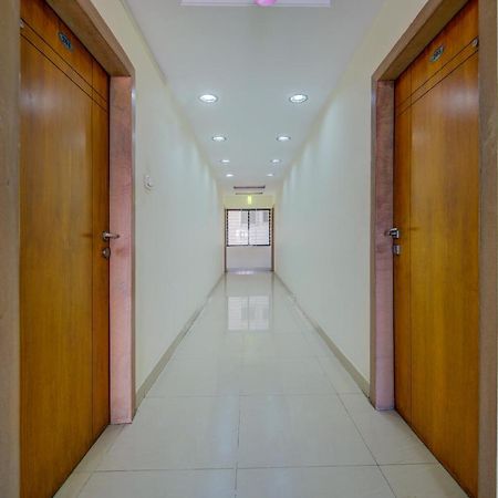 Oyo 18431 Hotel Celestee Grand Hyderabad Bagian luar foto